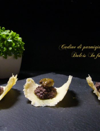 Cialdine di parmigiano e patè