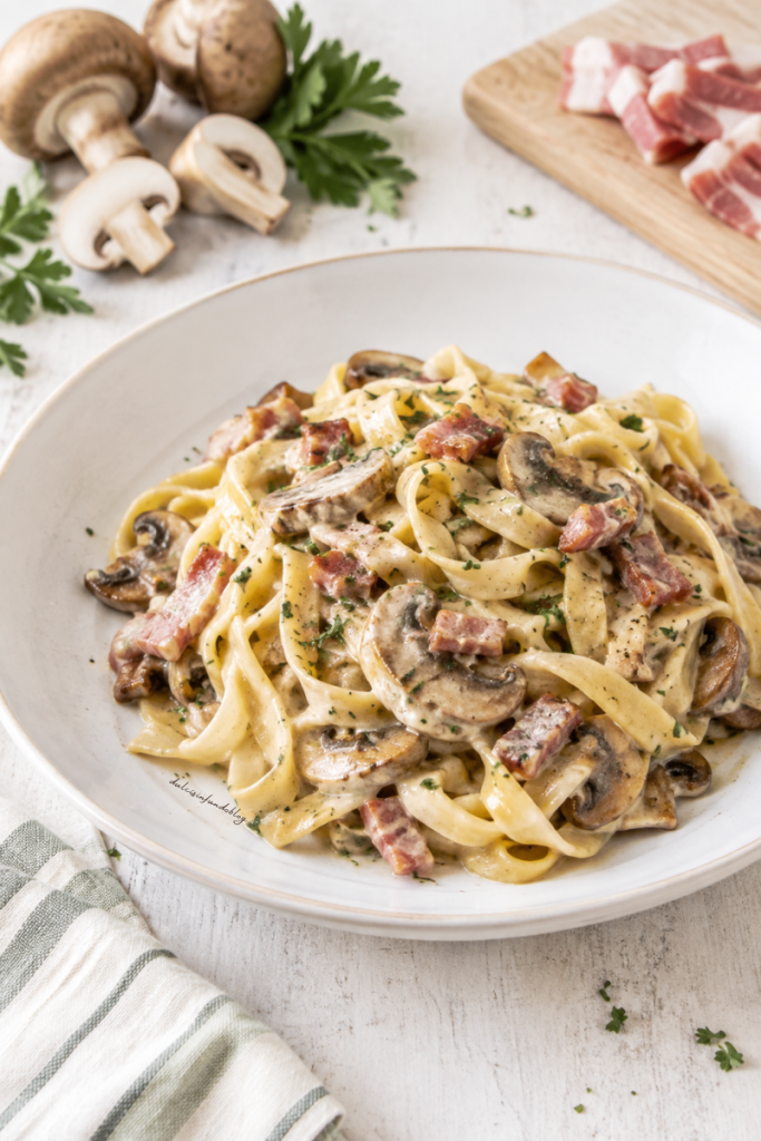 Fettuccine funghi e pancetta