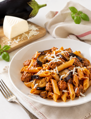 Pasta salsiccia e melanzane