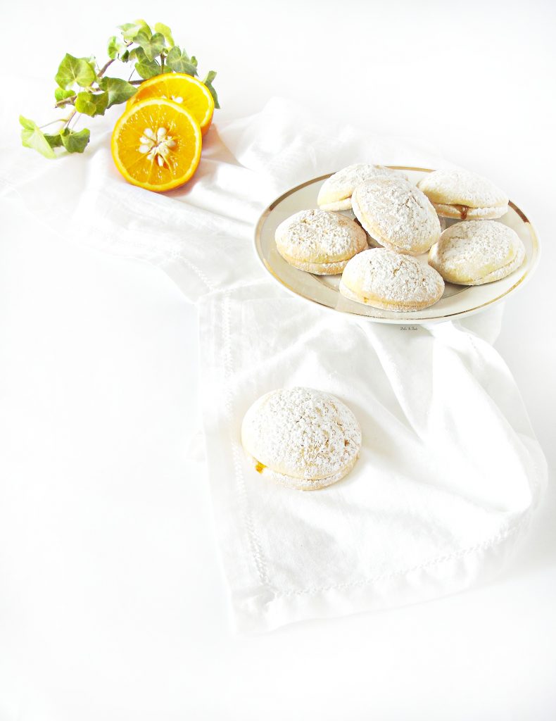 Biscotti con cuore di marmellata