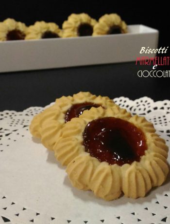 Biscotti marmellata e cioccolato