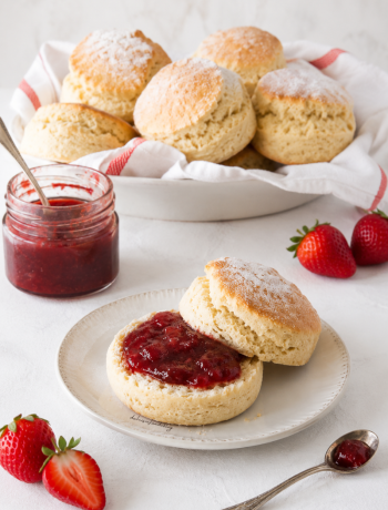 Scones, la ricetta dei dolcetti inglesi per l'ora del tè