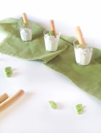 Finger food con fave e stracciatella