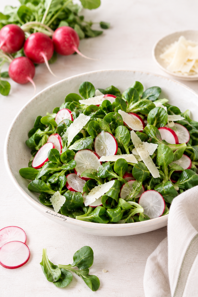 Insalata ravanelli e valeriana