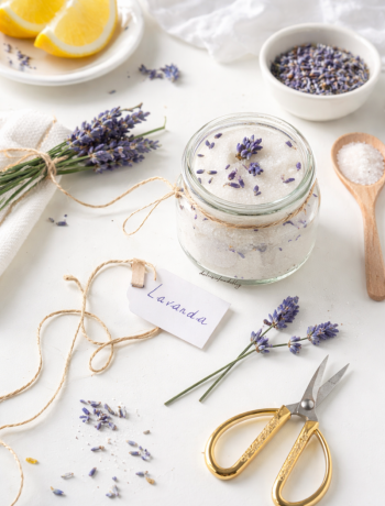 Zucchero aromatizzato alla lavanda