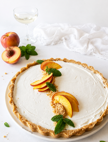 Crostata senza cottura con crema al mascarpone e pesche