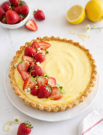 Crostata con crema al limone e fragole