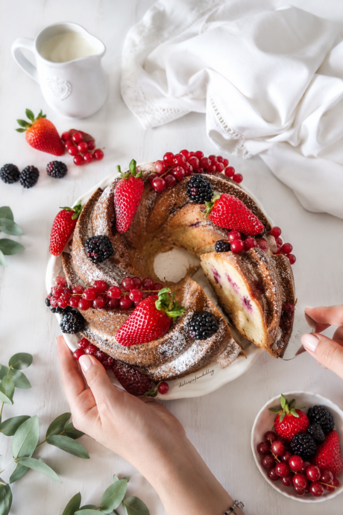 Bundt Cake ai frutti di bosco