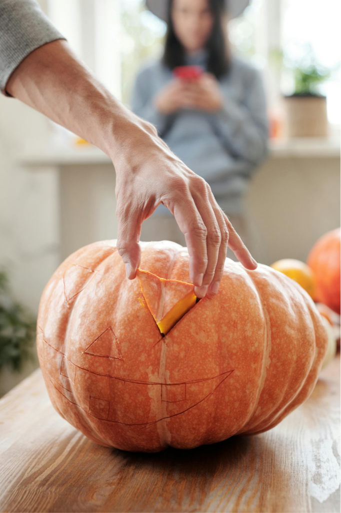 Come intagliare una zucca: idee creative e semplici per Halloween